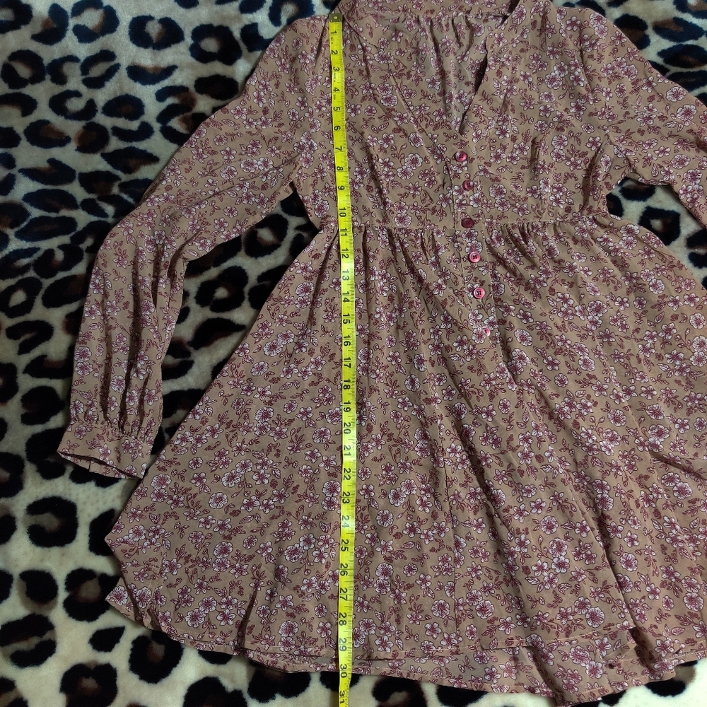 SOLD.......💚 Cottage Core Button Up Dress - Picture 10 of 15